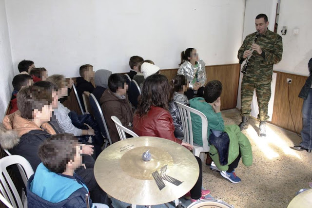Επίσκεψη Μαθητών Δημοτικού Σχολείου της Κω στο Τμήμα Στρατιωτικής Μουσικής της 80 ΑΔΤΕ - Φωτογραφία 2