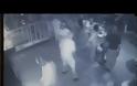 ΑΠΙΣΤΕΥΤΟ VIDEO: Έβαλε φωτιά στο κεφάλι του μέσα σε μπαρ!