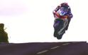 Isle of Man TT: Ο καλύτερος αγώνας με μοτοσυκλέτες στον κόσμο [video]