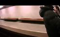 Νέα επικίνδυνη τάση! Metro surfing! (VIDEO)