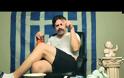 O Mr Panos σατιρίζει την Μέρκελ και τρελαίνει την Αμερική