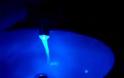 Βρύση LED δίνει χρώμα στο νερό