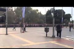ΒΙΝΤΕΟ: Στον Λευκό Πύργο η Σημαία που υψώθηκε στο Διοικητήριο το 1912