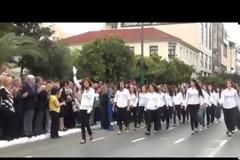 Οι μαθητές δεν γύρισαν δεξιά τα κεφάλια τους στην Καλλιθέα! [video]