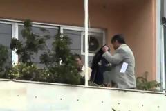 Το ΕΠΑΜ κατέβασε την Ευρωπαϊκή σημαία και από το δημαρχείο Αγ. Δημητρίου [video]