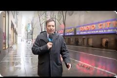 Έκανε εκπομπή μόνος του μέσα στον τυφώνα Sandy!
