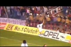 Ένας καλλιτέχνης των γηπέδων (vids)