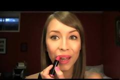 DIY: Το ρετρό μακιγιάζ της Ulyana Sergeenko (videos)