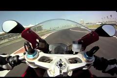 Κρητικός... δοκιμάζει DUCATI σε πίστα του Abu Dhabi [video]