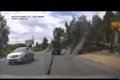 Οδηγοί... καμικάζι προκαλούν απίστευτα ατυχήματα