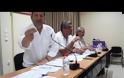 Δήμαρχος επιτέθηκε σε δημοσιογράφο χτυπώντας την κάμερα την ώρα του δημοτικού συμβουλίου (ΒΙΝΤΕΟ)