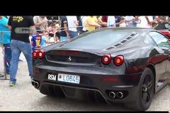 «Κοκκίνησαν» τα Γιάννενα – Γέμισε η πόλη Ferrari
