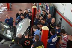 Λαμία: Η 7η ΕΜΑΚ εκπαιδεύτηκε στα συστήματα LPG/CNG - Τι πρέπει να κάνουν οι πυροσβέστες σε περίπτωση τροχαίων