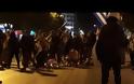 Διαδήλωση για τη Μακεδονία στη Θεσσαλονίκη - Έκαψαν πανό αντιεξουσιαστών στο άγαλμα Βενιζέλου - Αλλοδαπός επιτέθηκε με μαχαίρι σε διαδηλωτές (BINTEO)