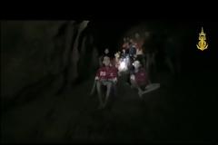 «Μαμά, μπαμπά»… Ραγίζουν καρδιές τα γράμματα των εγκλωβισμένων παιδιών στην Ταϊλάνδη!