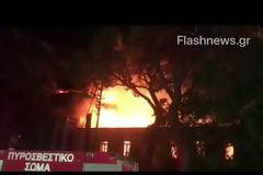 Κάηκε το Πολεμικό Μουσείο στα Χανιά