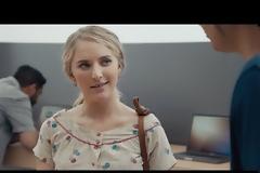 Τρεις νέες σειρές video κυκλοφόρησαν απο την Samsung όπου κοροϊδεύουν την Apple