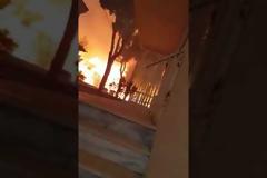 Κάτοικος κατέγραψε την στιγμή που η φωτιά περνούσε κυριολεκτικά από πάνω του! (ΒΙΝΤΕΟ)