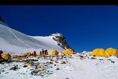 Έβερεστ: Πώς η υψηλότερη κορυφή του κόσμου έγινε ο σκουπιδότοπος των ορειβατών