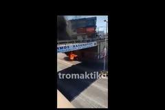 ΙΧ αυτοκίνητο τυλίχτηκε στις φλόγες το πρωί στα Σίδερα Χαλανδρίου [video]