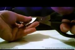 Πως να φτιάξετε έναν αναπτήρα από μια μπαταρία και ένα περιτύλιγμα τσίχλας [video]