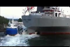 Πλοίο παρέσυρε ολόκληρη μαρίνα με γιοτ στη Νορβηγία [Video]