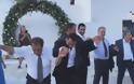 ΤΩΡΑ - Τανιμανίδης – Μπόμπα: Οι πρώτες εικόνες του γάμου - Ο γαμπρός χόρεψε ποντιακά ενώ περίμενε τη νύφη [video]