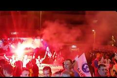 Η Νοτοπούλου δεν παρέλαβε ψήφισμα-διαμαρτυρία των ενστόλων -Φώναξαν «όχι» στις περικοπές [εικόνες & βίντεο]