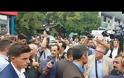 Με φανέλα έφυγε ο Τσίπρας από το περίπτερο του ΠΑΟΚ - «Δεν ξαναλέω για πρωτάθλημα...» (ΦΩΤΟ & ΒΙΝΤΕΟ)