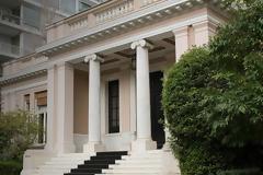 ΟΛΟΚΛΗΡΟ ΤΟ ΠΑΚΕΤΟ ΕΛΑΦΡΥΝΣΕΩΝ ΤΣΙΠΡΑ ΑΠΟ ΤΗ ΔΕΘ