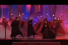 Πρώην παίκτρια του Fame Story έψαλε τους εθνικούς ύμνους Ελλάδας και ΗΠΑ στον Αλέξη Τσίπρα!