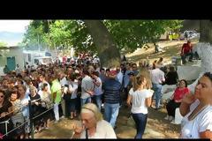 Πλήθος κόσμου στη Λίμνη για την «Παναγία της Λιμνιάς» (ΒΙΝΤΕΟ)