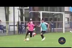 Τερματοφύλακας εκνευρίστηκε και...κλώτσησε συμπαίκτη του!