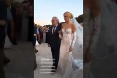 Οι πρώτες εικόνες! ΗΜαντώ Γαστεράτου παντρεύτηκε τον αγαπημένο της στην Ανάβυσσο [photos+video]
