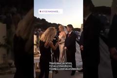 Οι πρώτες εικόνες! ΗΜαντώ Γαστεράτου παντρεύτηκε τον αγαπημένο της στην Ανάβυσσο [photos+video]