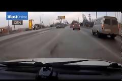 Είδε τον πρώην της με την νυν και του άλλαξε τα φώτα [video]