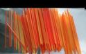 Δείτε πως φτιάχνονται τα καλαμάκια [video]