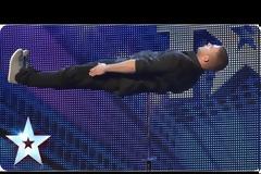 Σφάχτηκε μπροστά στο κοινό στο Βρετανία έχεις ταλέντο - Δείτε τι έγινε στη συνέχεια... [video]