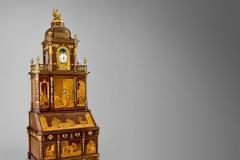 Εκπληκτικό έπιπλο 200 ετών! Δείτε τι γίνεται μόλις μπαίνει το κλειδί! [video]