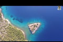 Η απίστευτη ιστορία για τους... βρυκόλακες στο νησί Σιδερώνα του Σαρωνικού [video]