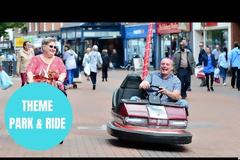 Ένα συγκρουόμενο αυτοκινητάκι του λούνα παρκ στους δρόμους του Λονδίνου! Δείτε το παράξενο θέαμα [vid]