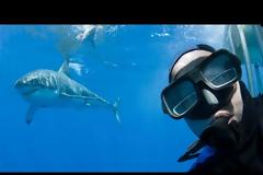 Αυτή είναι η πιο τολμηρή selfie που έχει τραβηχτεί ποτέ [photo + video]