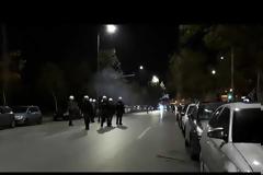 Ένταση στη Θεσσαλονίκη στην πορεία για τον Κωνσταντίνο Κατσίφα (ΒΙΝΤΕΟ)