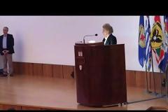 Η χήρα του Σπύρου Μουστακλή μιλά στους Ευέλπιδες για τον αξιωματικό - σύμβολο και το Πολυτεχνείο