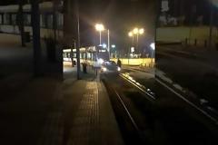 Γλυφάδα: Παράτησε το αυτοκίνητο πάνω στις γραμμές του τραμ για να πάει στο ΑΤΜ! (VIDEO)