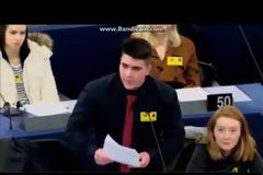 Ο Έλληνας έφηβος που μίλησε στην Ευρωβουλή και τον έκοψαν όταν είπε αλήθειες