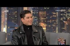 Συγκίνησε ο Mike για την υιοθεσία του: ''Με το που με πήρε στα χέρια της η μαμά μου, κοιμήθηκα στην αγκαλιά της''