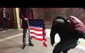 Θεσσαλονίκη: Πέταξαν αβγά και έκαψαν τη σημαία των ΗΠΑ στο αμερικανικό προξενείο (ΦΩΤΟ & VIDEO)