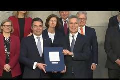 Υπεγράφη το πρωτόκολλο εισδοχής της πΓΔΜ στο ΝΑΤΟ