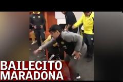 Σόου Μαραντόνα στα αποδυτήρια της ομάδας του